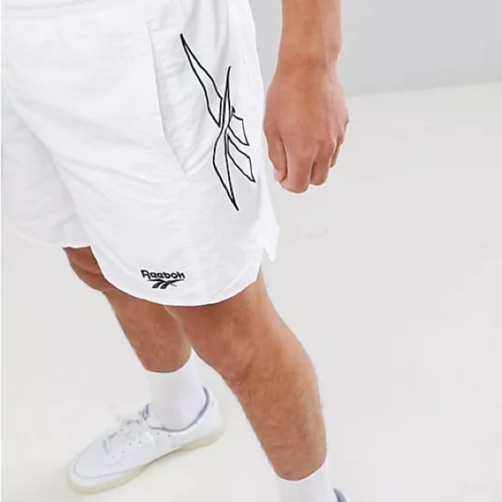 Reebok Mens White Shorts - small